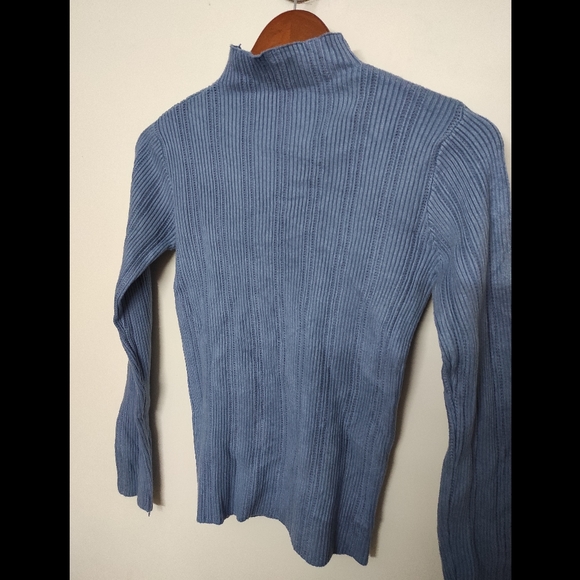 Blue Mock Neck Top (INTERNATIONAL) 💙 - Picture 5 of 8